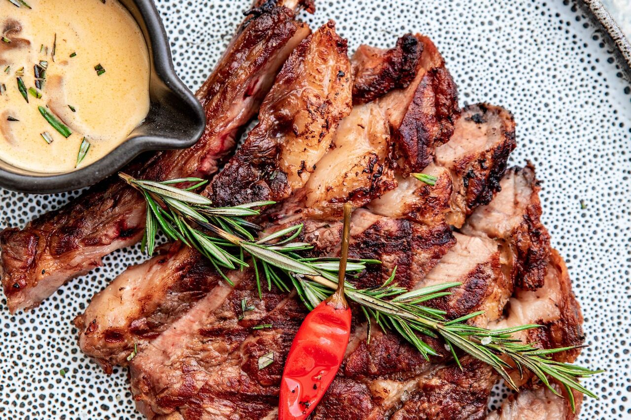 Wählen Sie Ihr Hauptgericht und überlassen uns das Übrige...