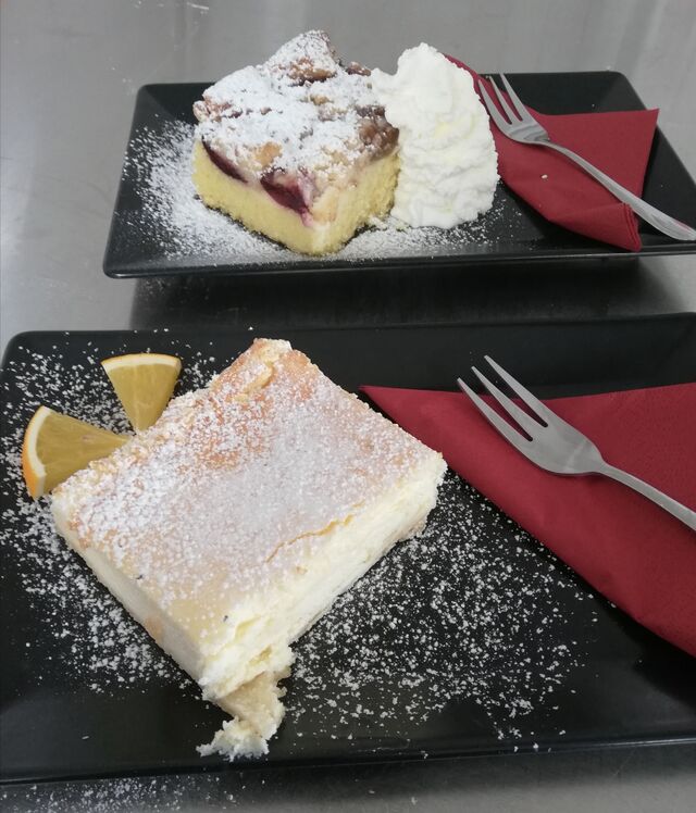 Topfenkuchen & Zwetschgenkuchen