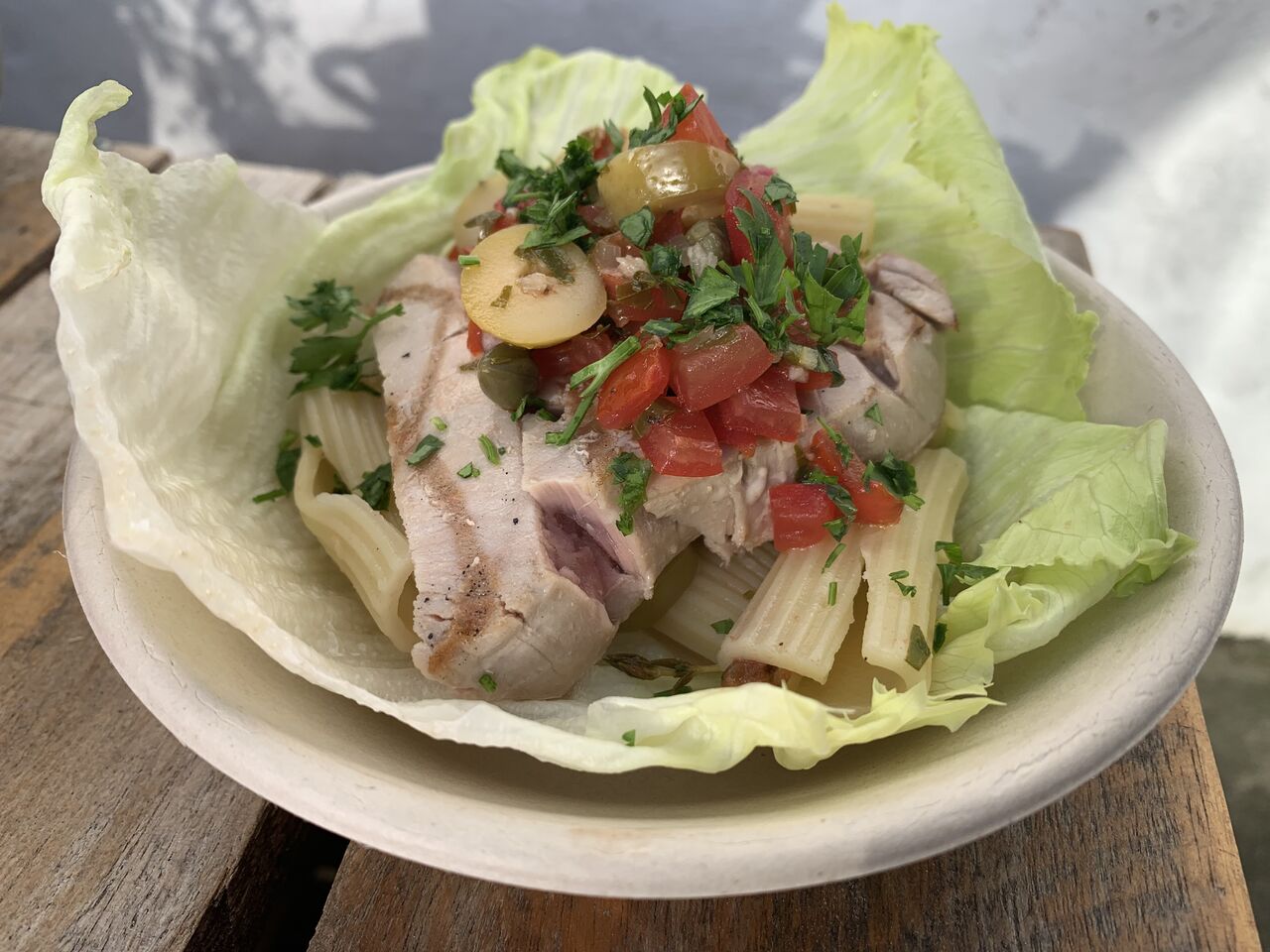 Gegrilde tonijn met Mediteraanse dressing