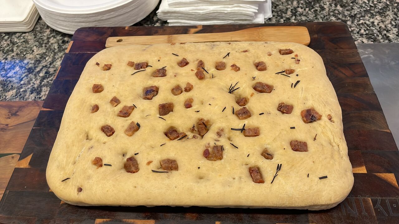 Focaccia coi ciccioli