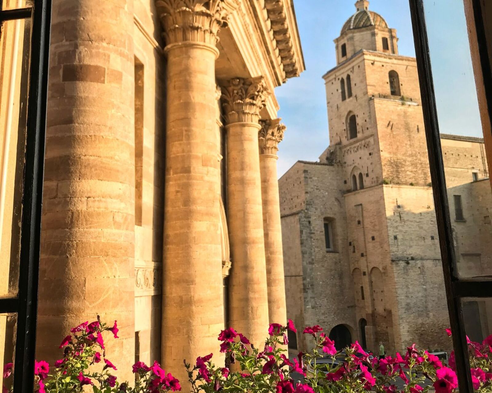 Location e Servizi: Un Affaccio Unico sui Monumenti di Lanciano