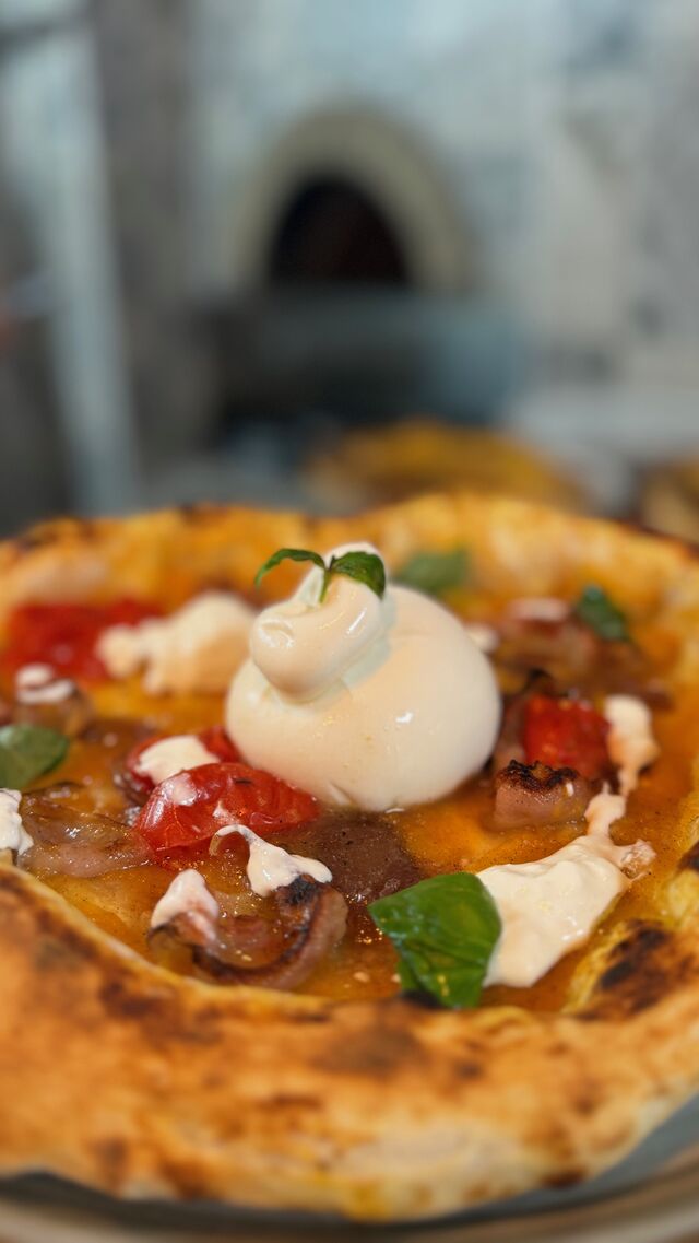 La nostra burrata e guanciale croccante 