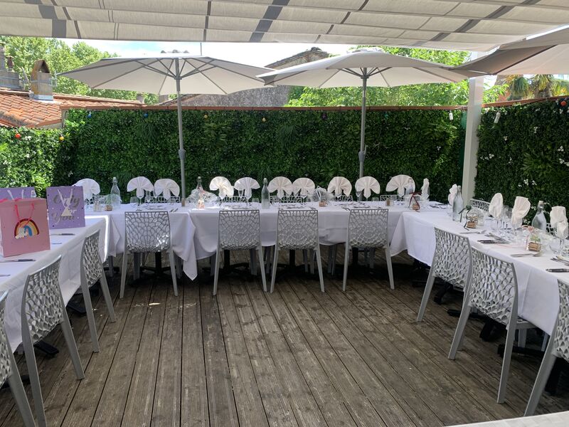 Repas groupe en Terrasse