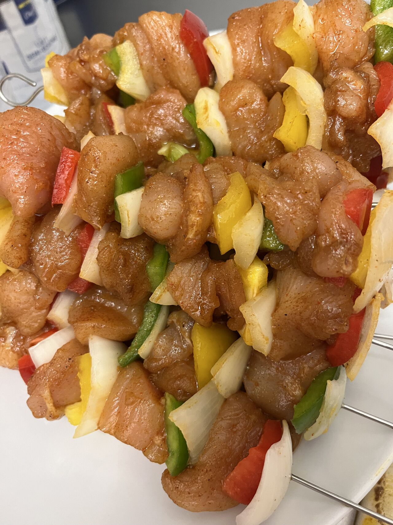 Brochettes de poulet marinée paprika curry