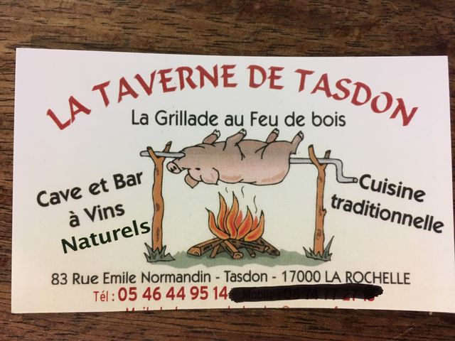 En soirée spéciale ou sur réservation , cochon de lait grillé