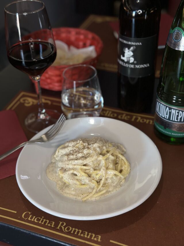 LA CACIO E PEPE