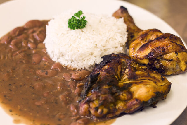 Poulet Boucané et son riz basmati, haricot rouge