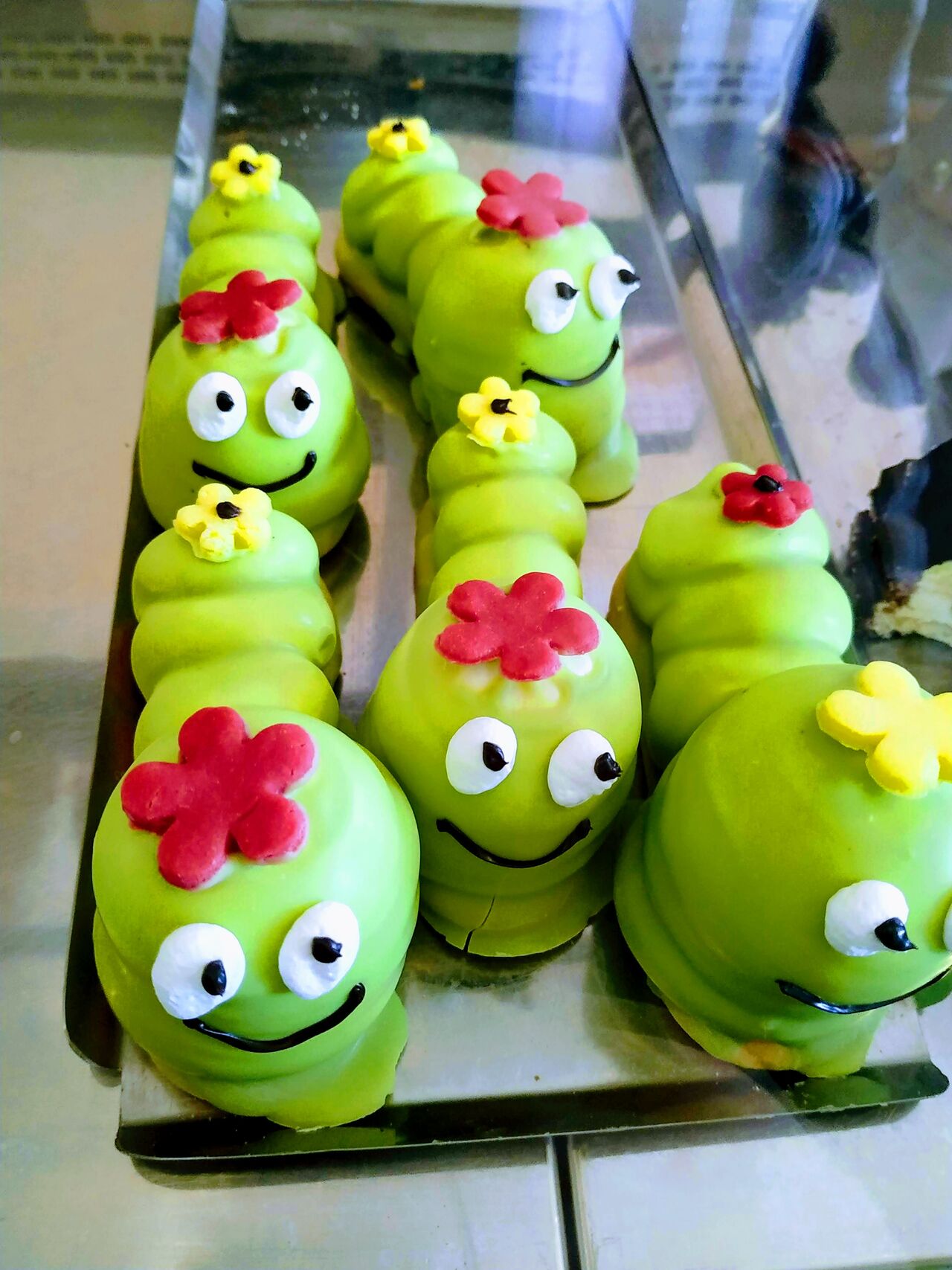 Cukrové housenky s báječným krémem 