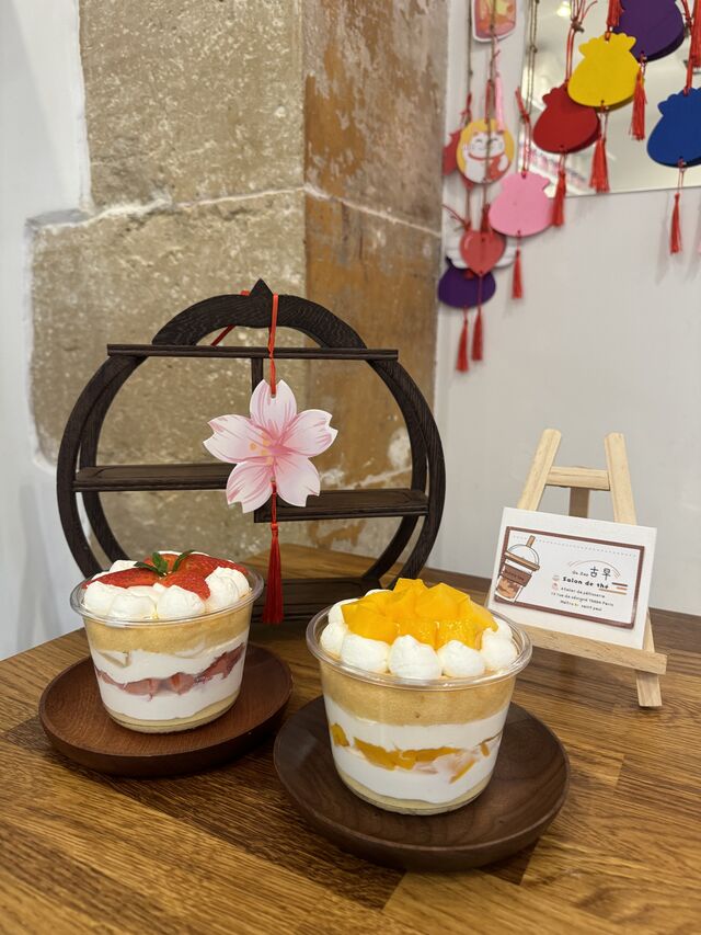 Cup Mangue Et Cup strawberry 