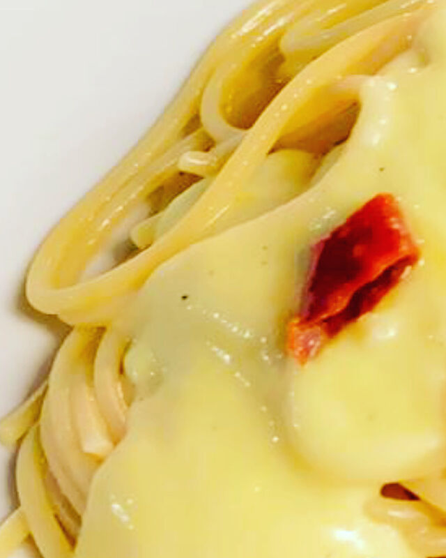 SPAGHETTI CON CREMA DI AGLIO E PEPERONCINO CALABRESE