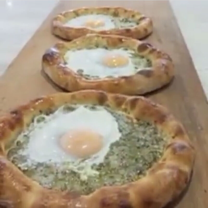 Yuvarlak Kıymalı Kaşarlı Pide