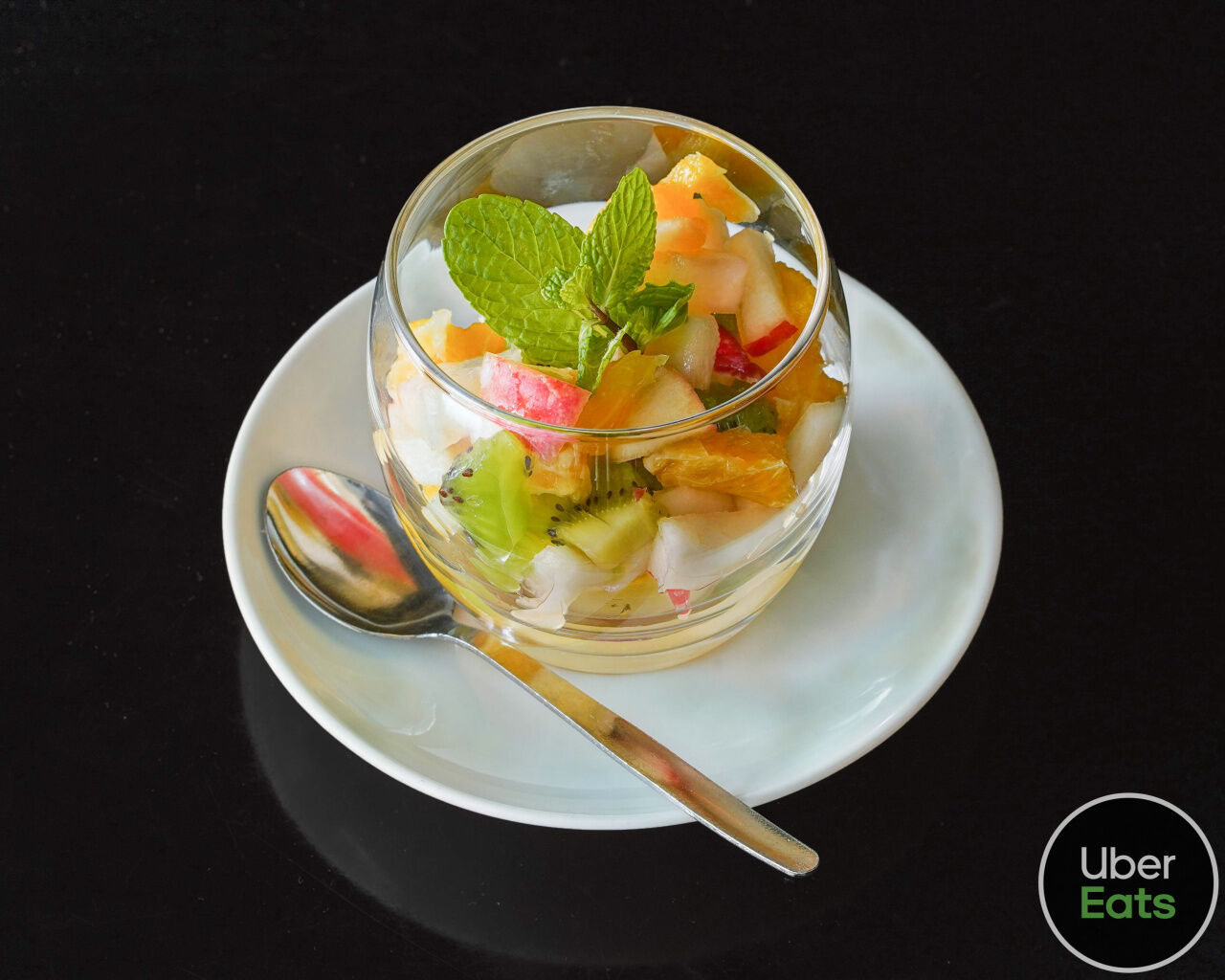 Fruits frais de saison en dessert