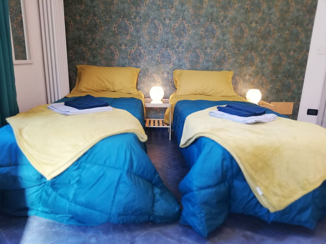 Camera Castello
Singola con bagno in comune 25 €
Doppia con bagno in comune 35 €
2.30 tasse di soggiorno
Colazione inclusa