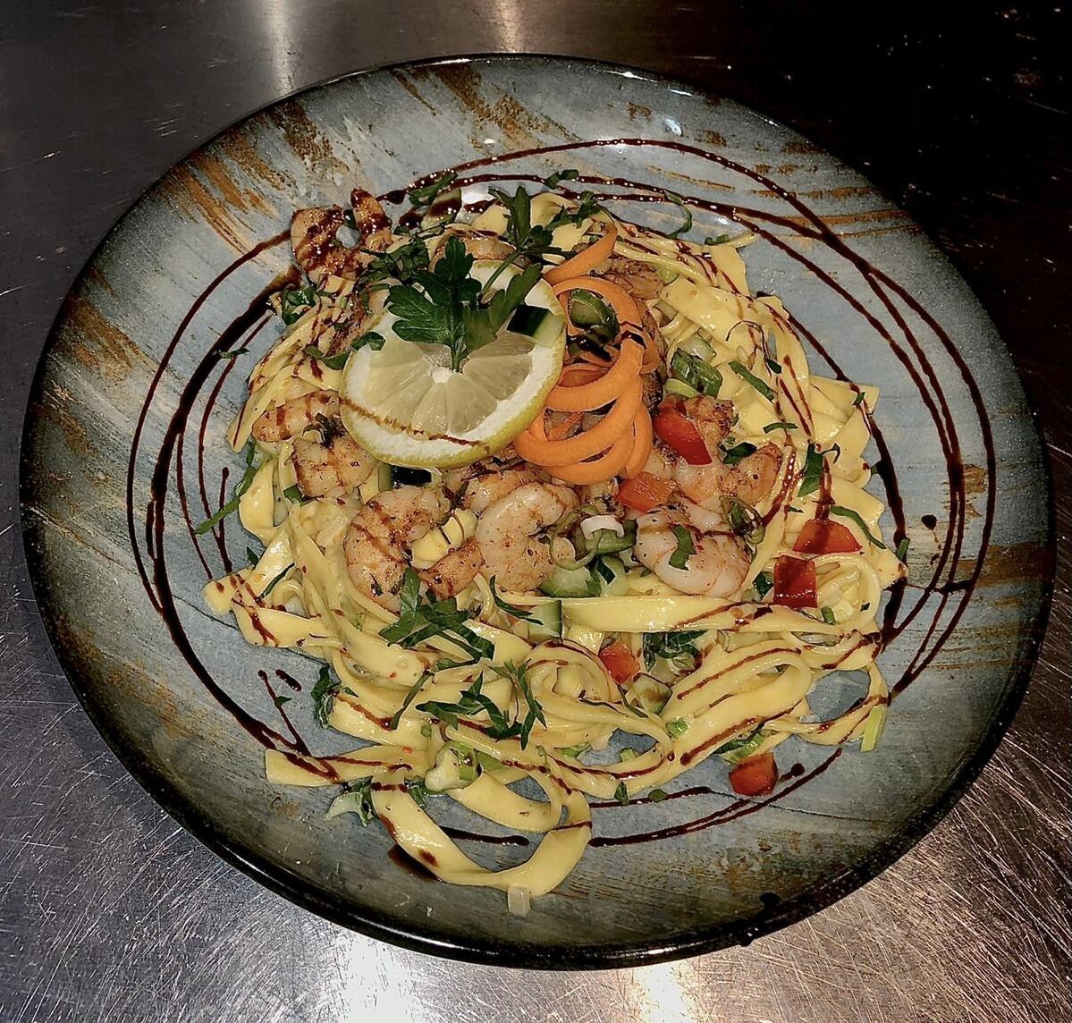 Bandnudeln mit Garnelen 