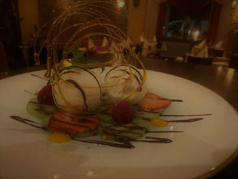 Glück kann man nicht kaufen, aber Joghurt Saure Sahne Eis ... das ist fast das gleiche...