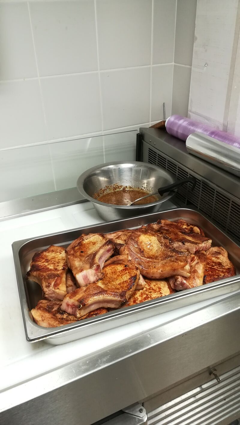 belles côtes de porc marinées miel-moutarde