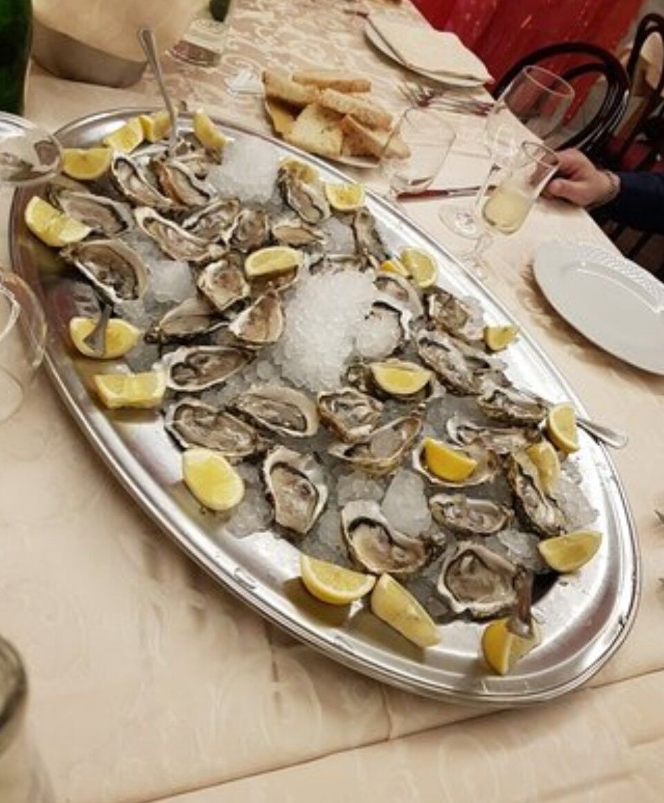 Su richiesta, potrete provarle per festeggiare un evento... ovviamente accompagnate dallo champagne.