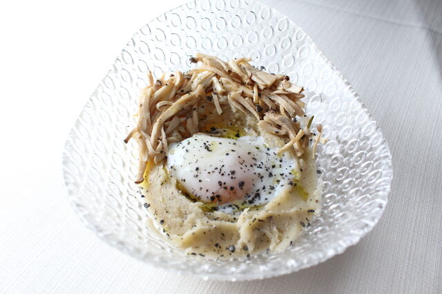 Granjero (Huevo poché con parmentier trufada y setas)