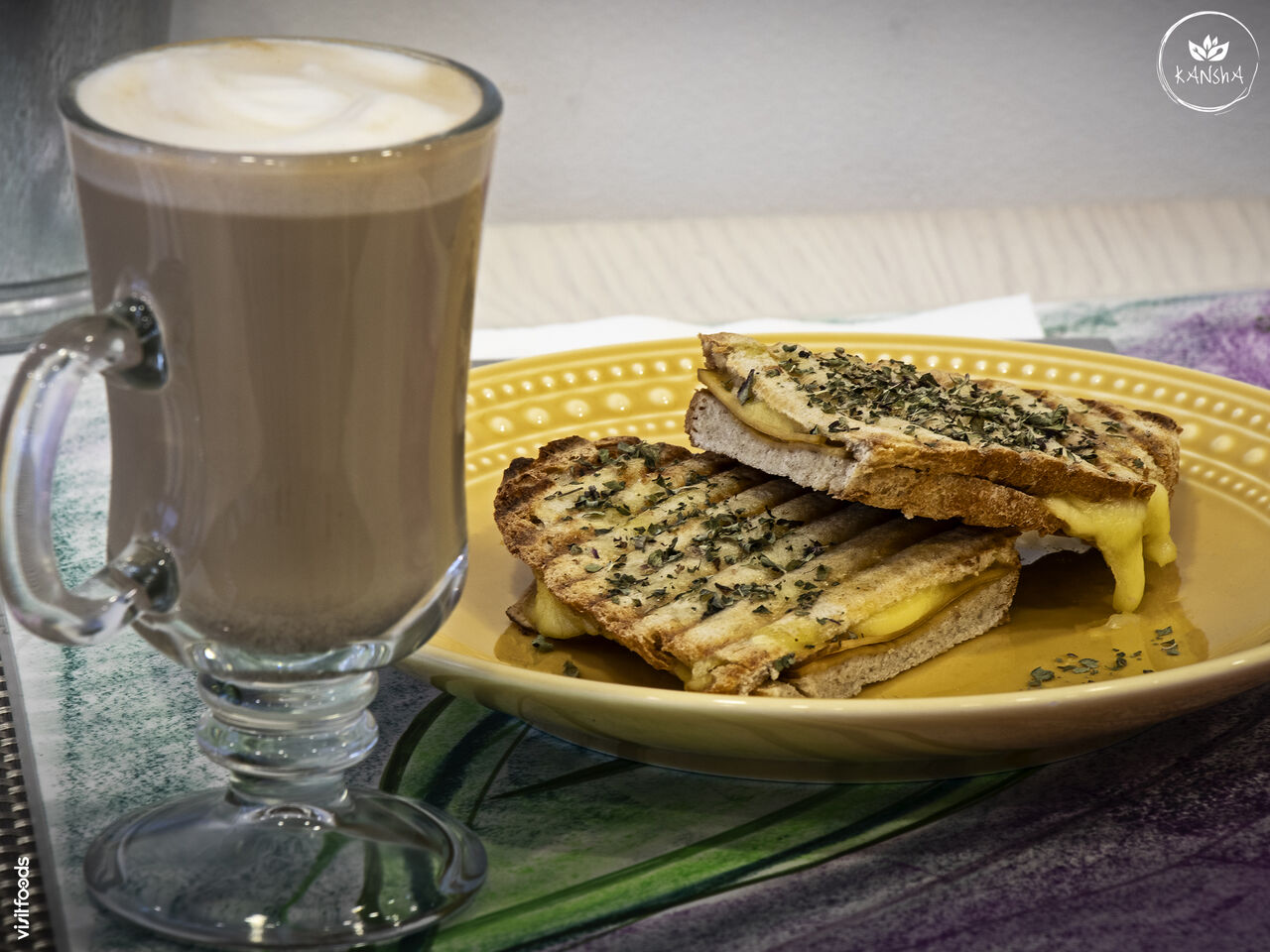 Tosta Mista e Capuccino
