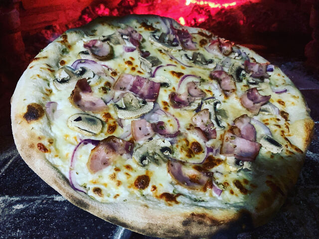 pizza carbonara, la preferida por los peques.