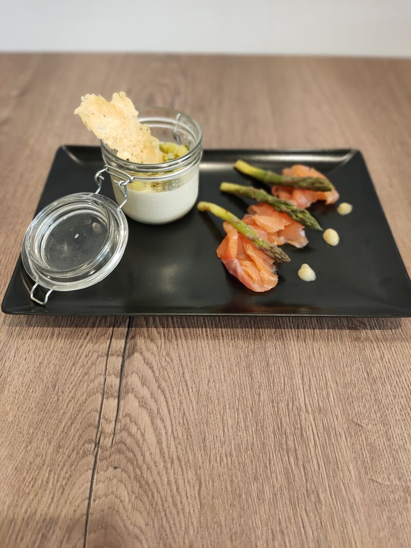 pana cotta asperge verte et saumon fumé