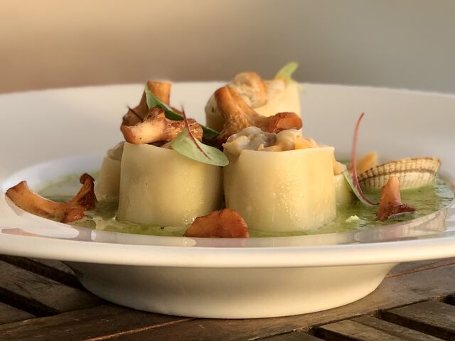 Coques en cannellonis, jus iodé, velouté de cresson