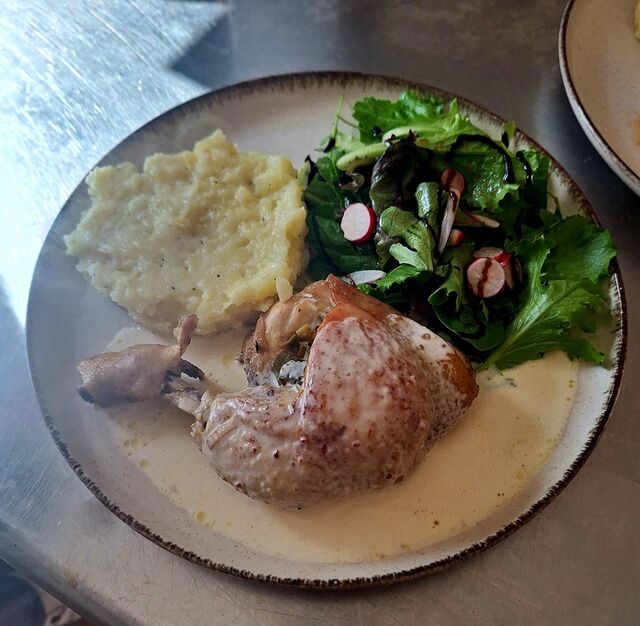 Cuisse de poulet farcie aux poireaux 