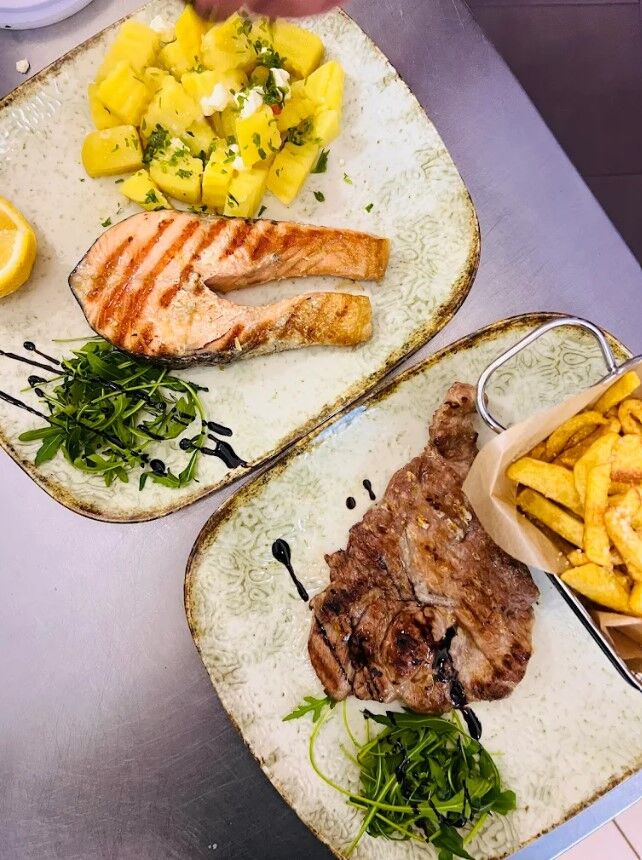 Restaurant Bradul Maneciu