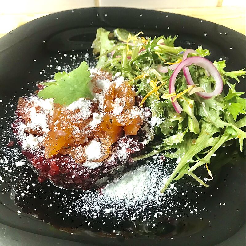Tartare de betteraves et saumon Gravlax et sa neige de Fêta