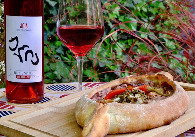 ATSCHARULI LOBIANI - gefüllt mit roten Bohnen, eingelegter Pimpernuss (Jonjoli) mit oder ohne Speck Bacon 