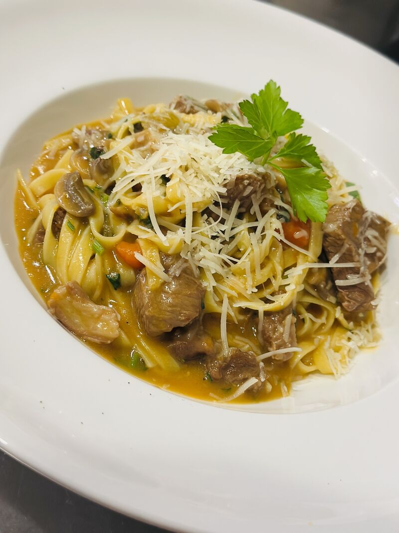 Tagliolini mit Lammragout