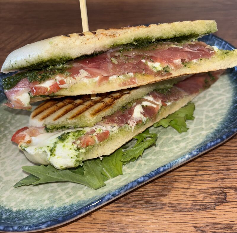 Panini con jamón serrano