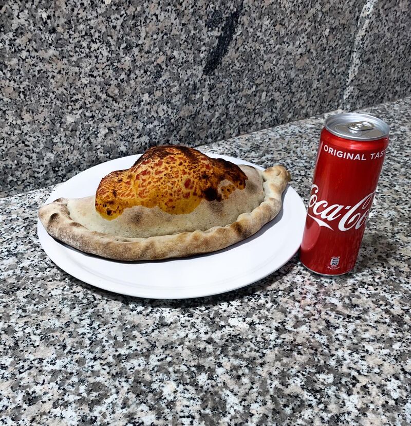 Calzone + Coca Cola