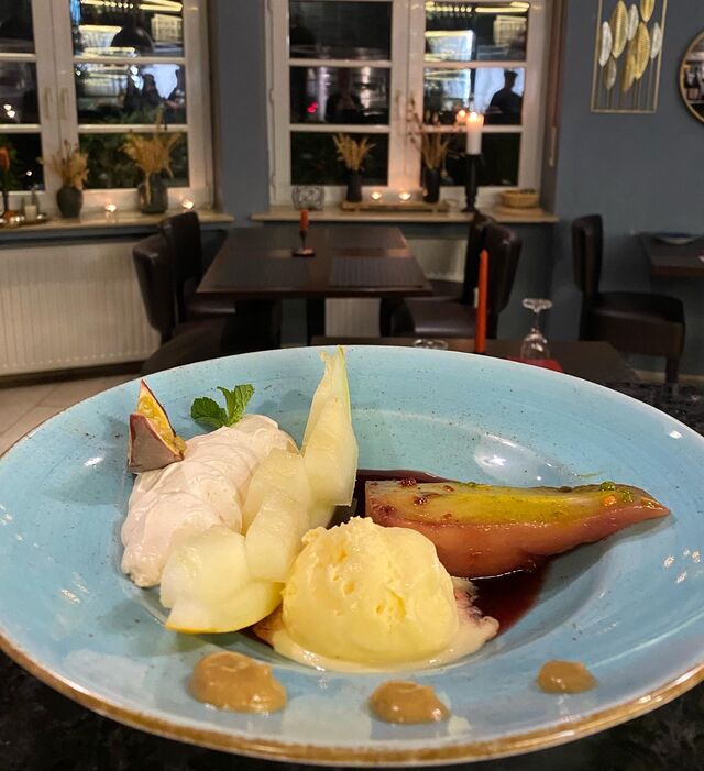 Birne in Rotweinsauce