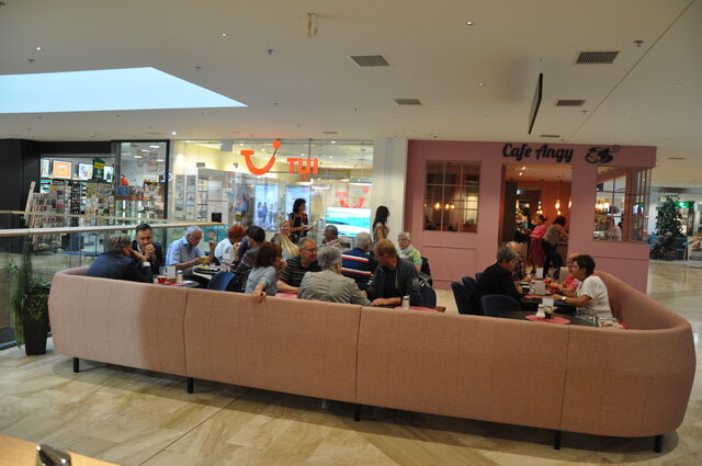 sehr beliebt... DIE COUCH...