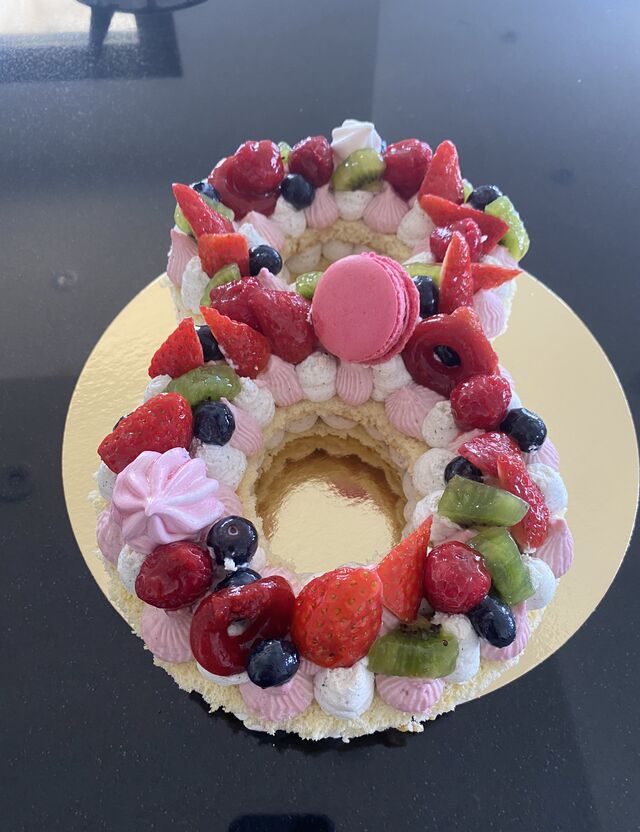 Number Cake Chantilly mascarpone et Fruits rouges.
35 € 8/10 parts