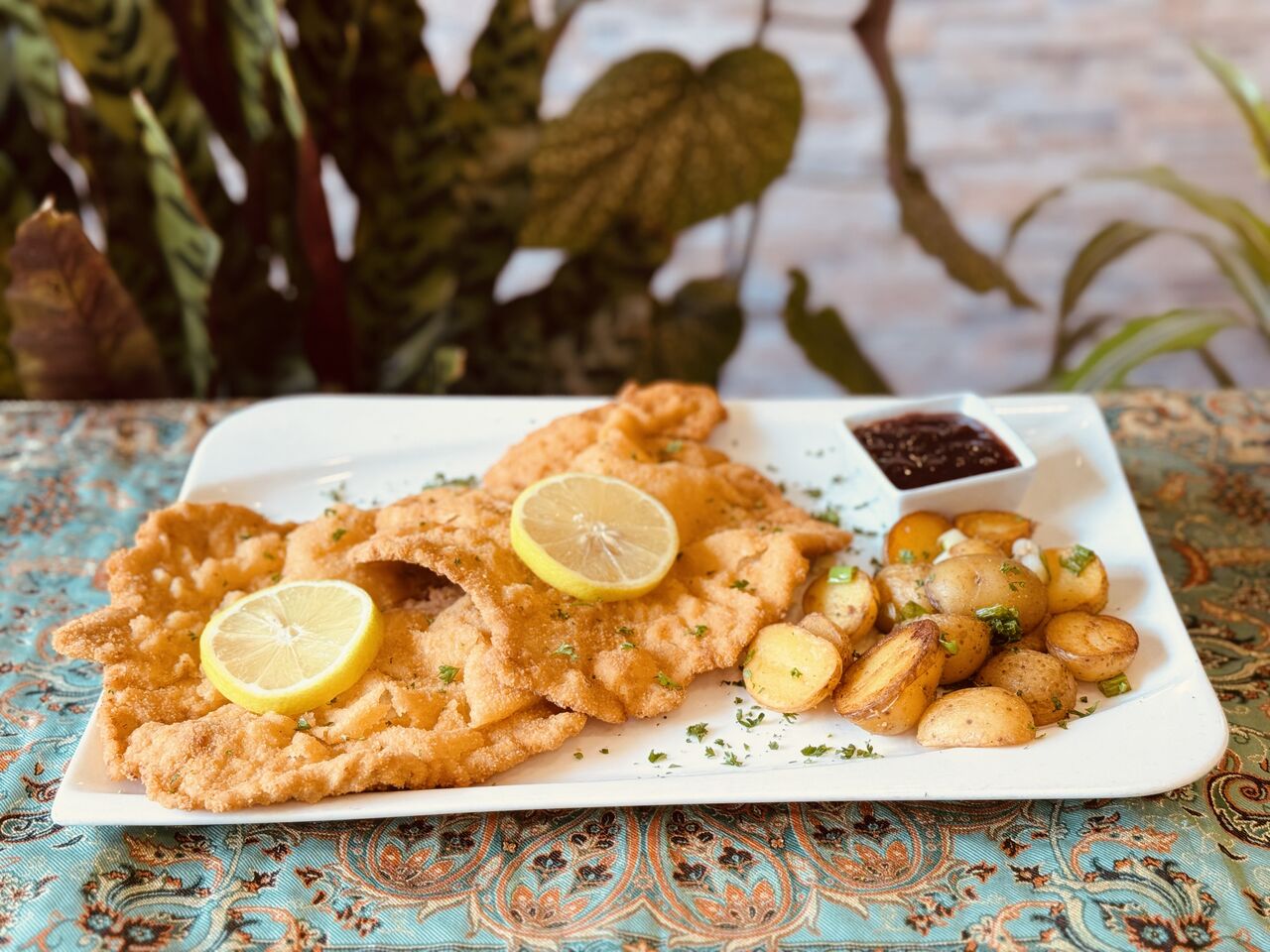 Riesen Schnitzel nach Wiener Art 
