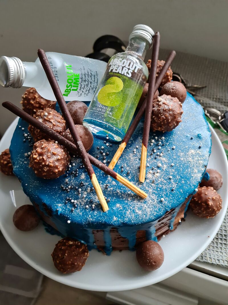 Wodka Drip Cake