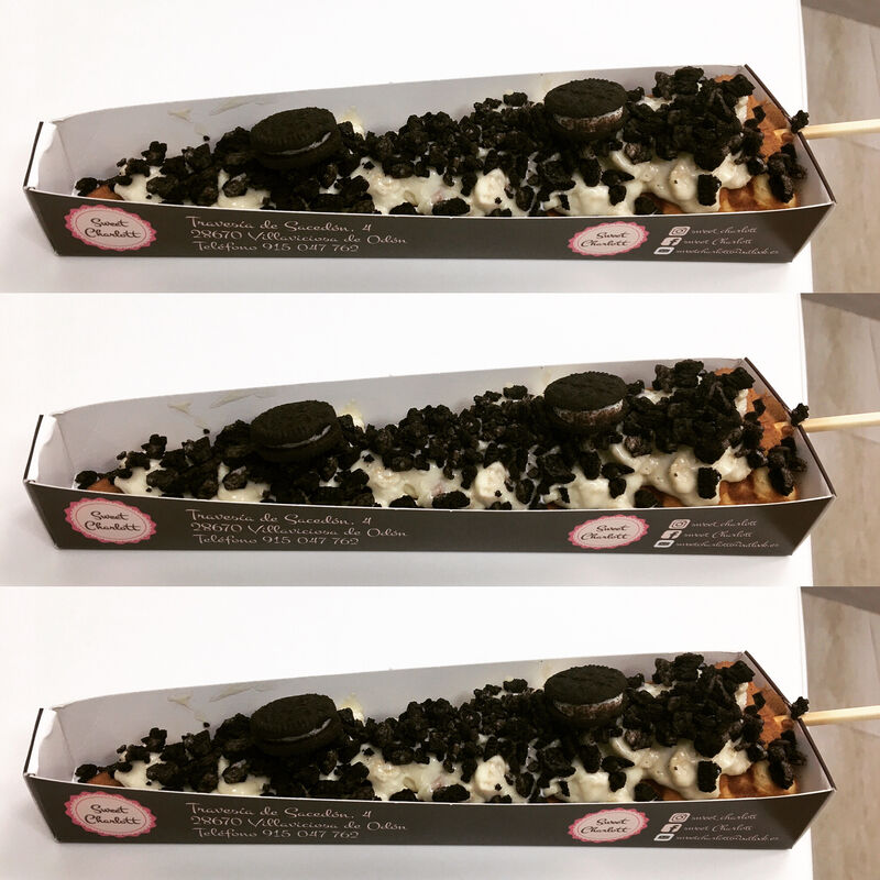 *GOFRE PIRULETA*
Con nuestra espectacular salsa DONATELLO y topping de OREO.