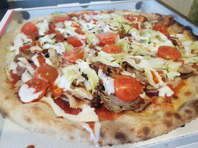 TÜRKISCHE PIZZA TURCA