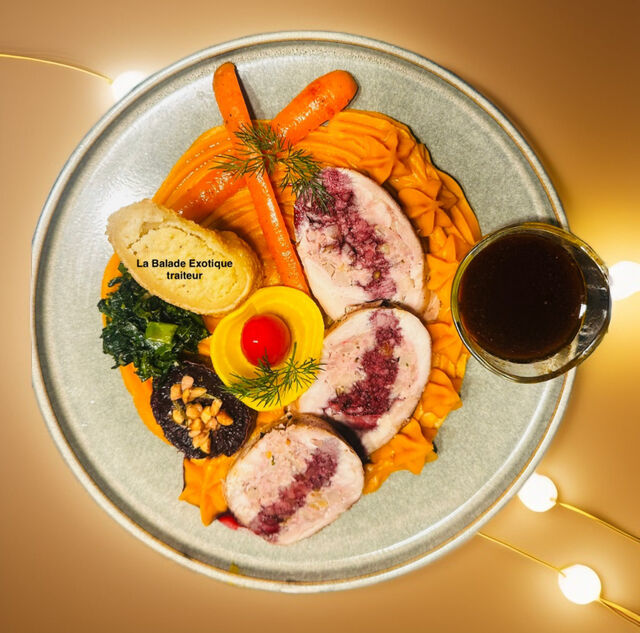 Ballotines de volaille sauce hibiscus purée de patates douces 