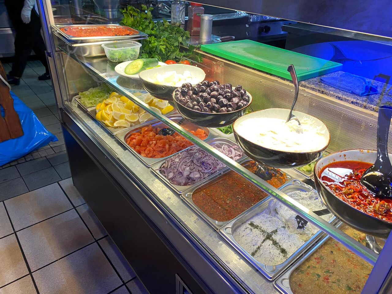 frische Salate und Vorspeisen