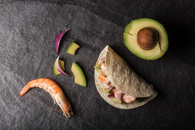Tacos de langostino y aguacate