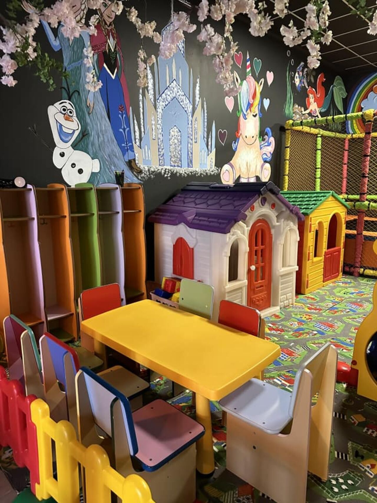 Te așteptăm cu drag la Colors Caffe& Bistro