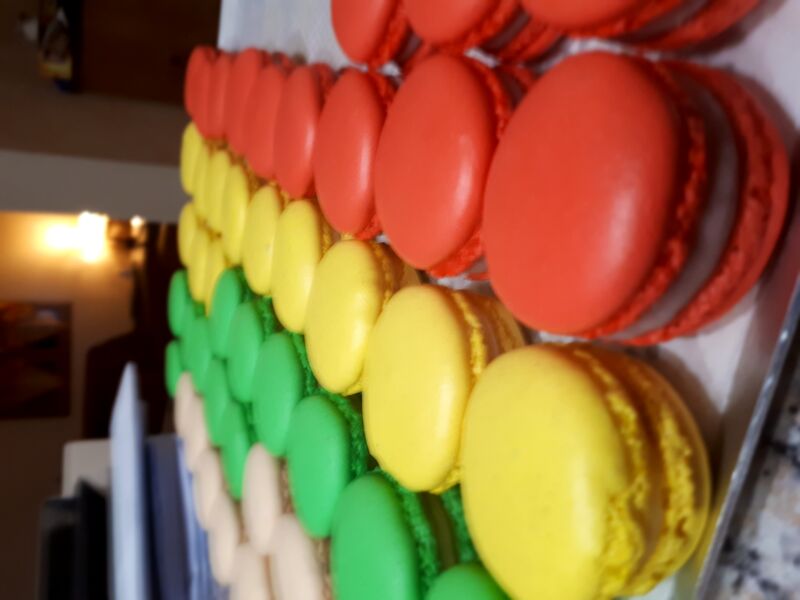 Quelques macarons avant la mise dans les boites