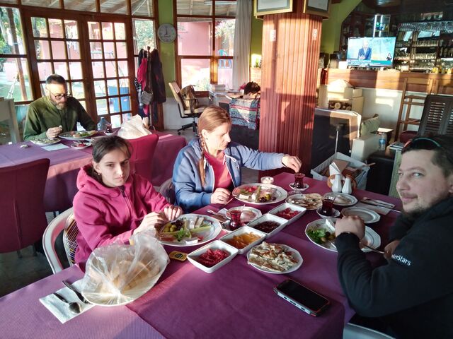 Rus yürüyüşcü aile