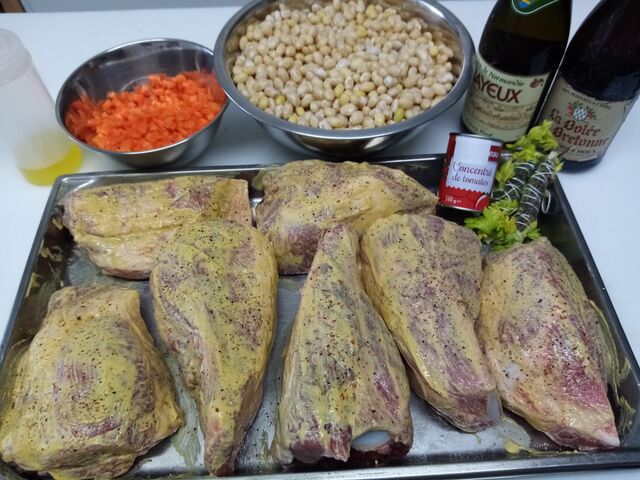 plat à emporter: palette de porc baisée au cidre et à la moutarde, haricot blanc frais 