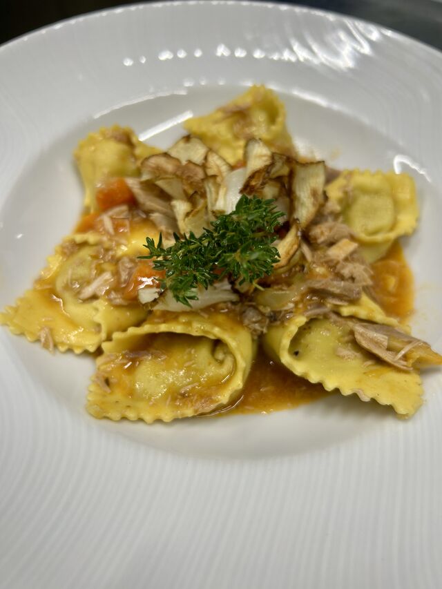 Cappellacci con ripieno di carciofi e ragù di fagiano 