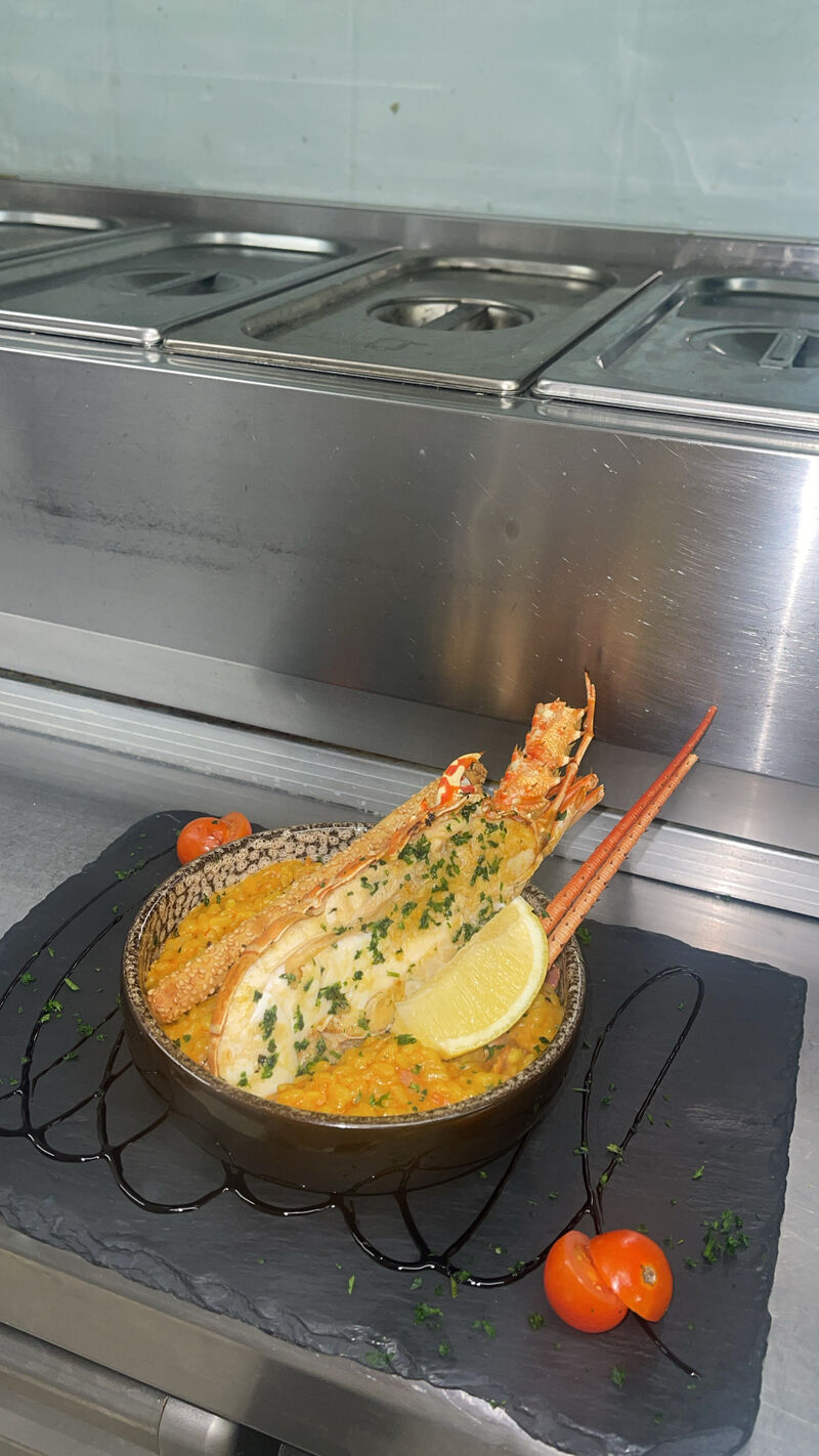 Risotto au chorizo et parmesan accompagné de sa demi-langouste 