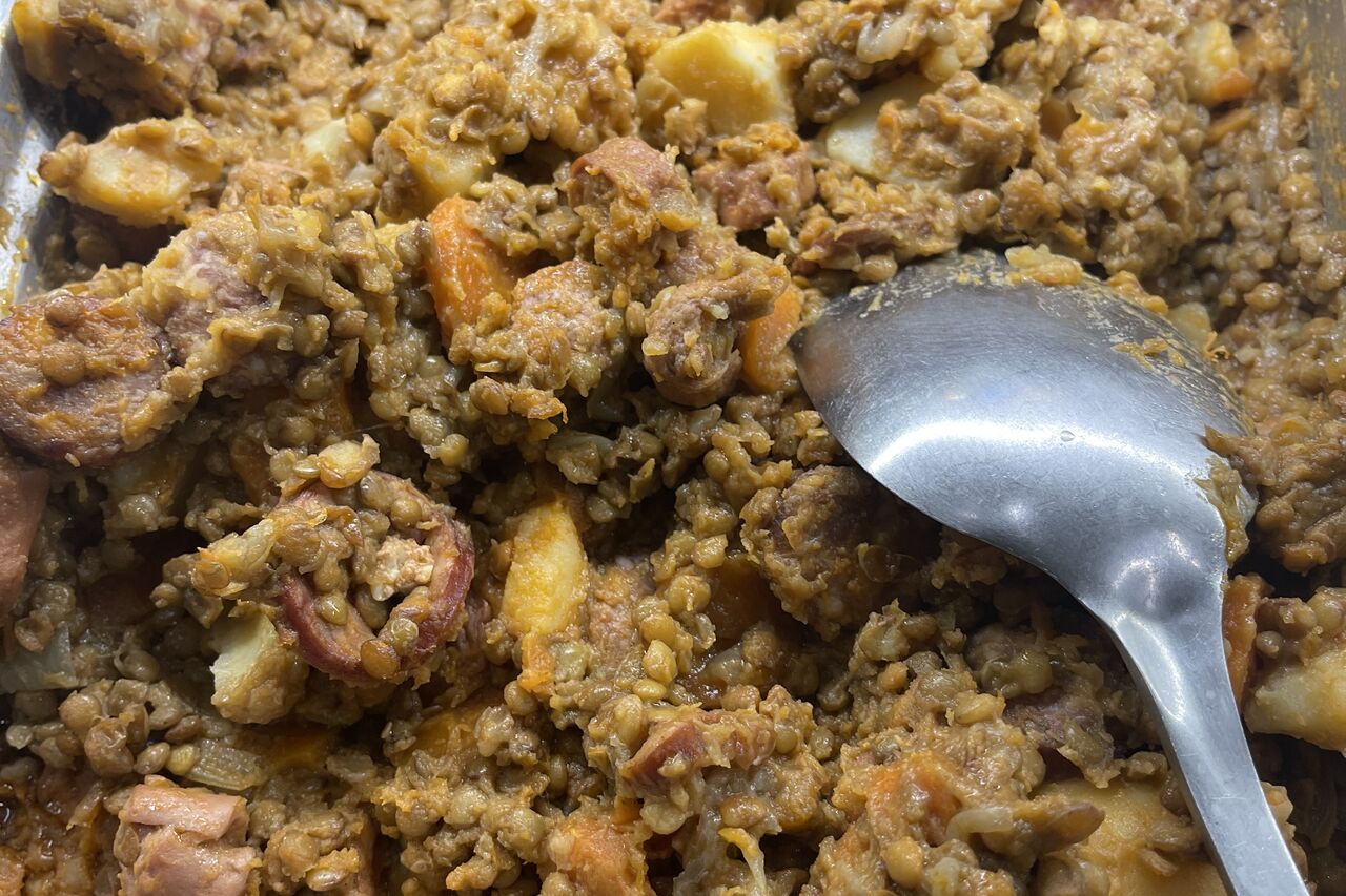 Lentilles con chorico , liguica